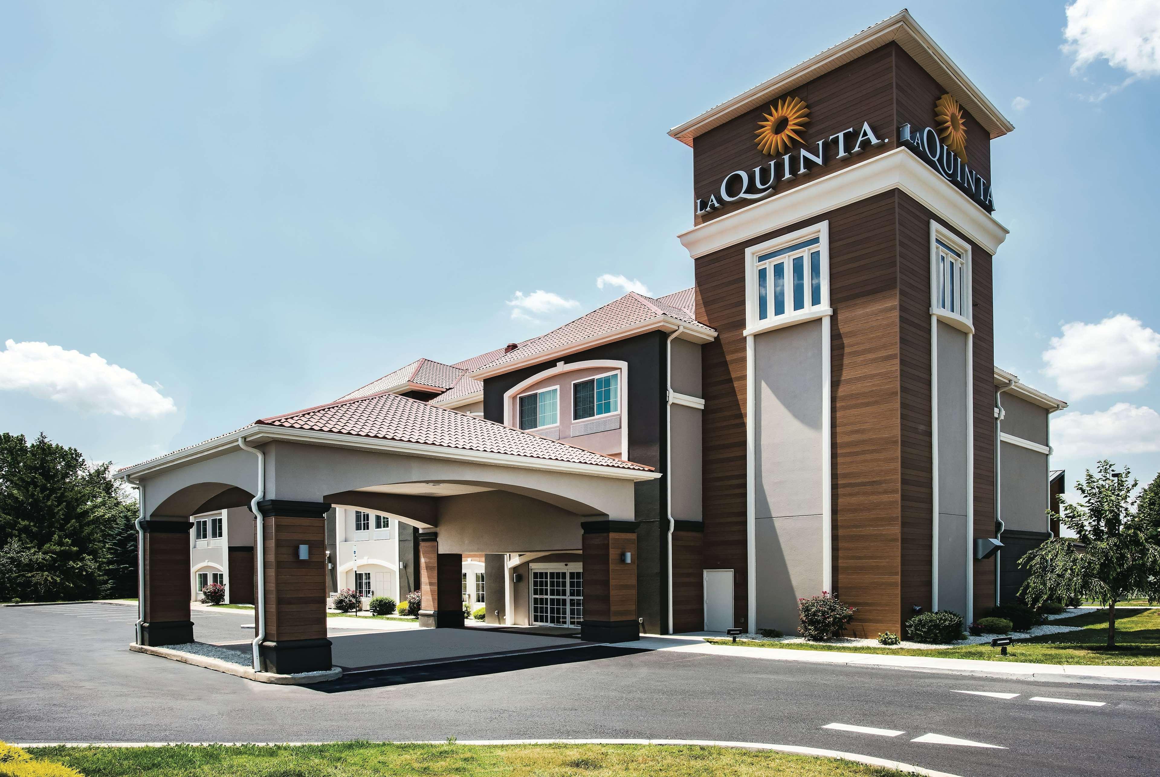 La Quinta By Wyndham Chambersburg Hotel Exterior foto