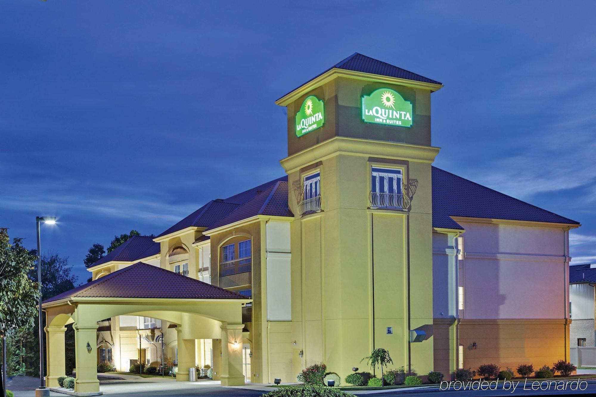 La Quinta By Wyndham Chambersburg Hotel Exterior foto